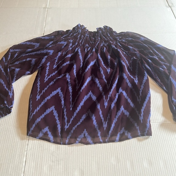 NWT Ann Taylor petite Stylish Purple & blueish Zigzag Women's Top elbow length - Picture 9 of 11